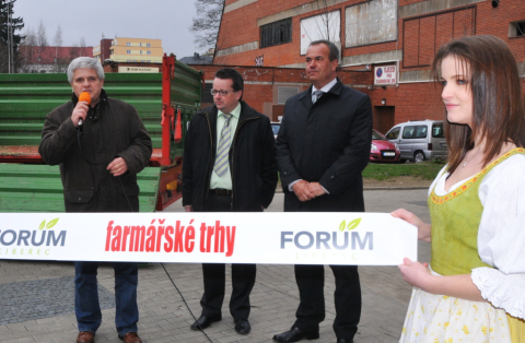 slavnostní zahájení Farmářských trhů v Liberci zleva Robert Erlebach, Václav Řičář a Stanislav Eichler